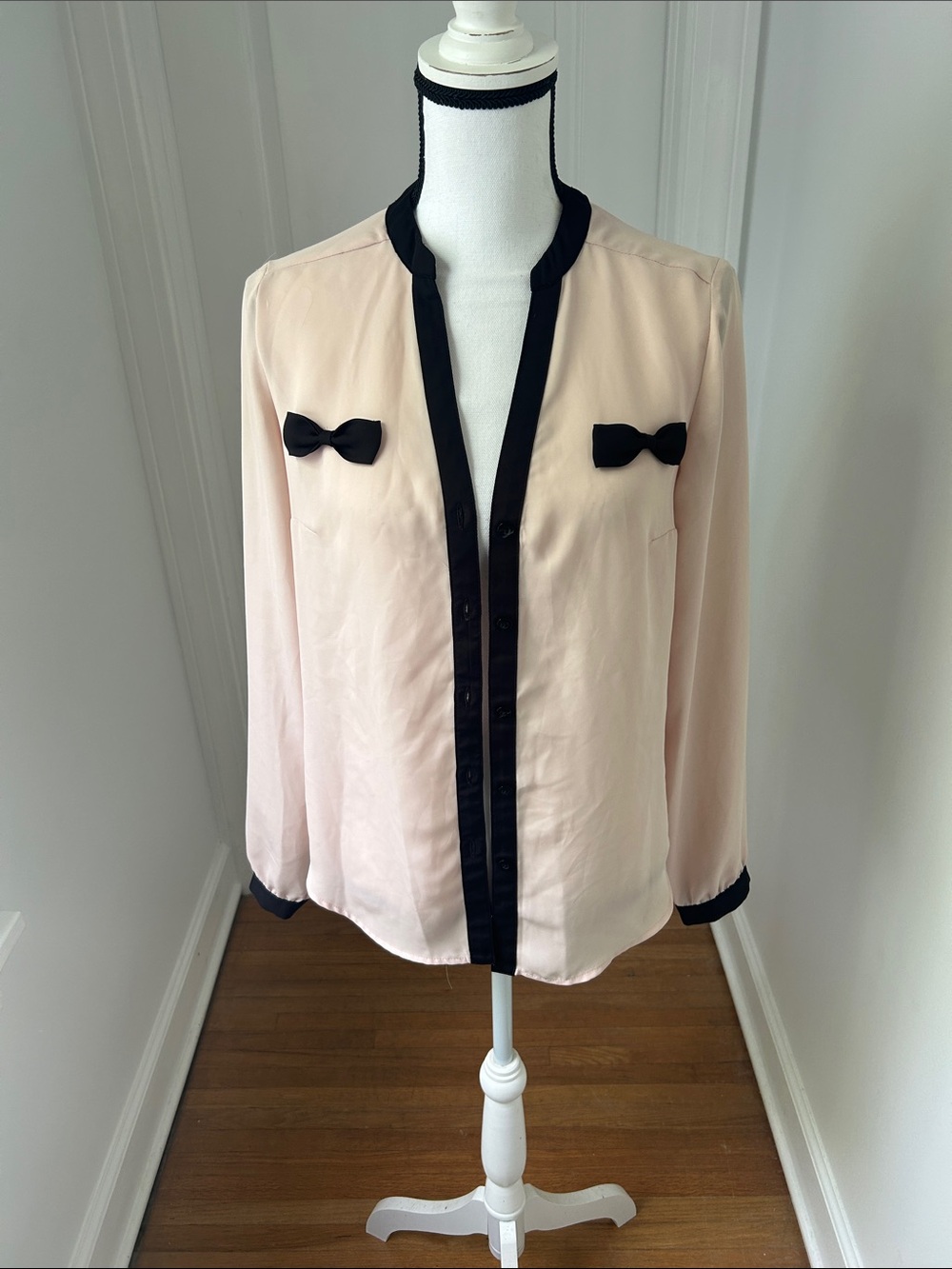 Women's Blush Pink Bow-Accent Button-Up Top